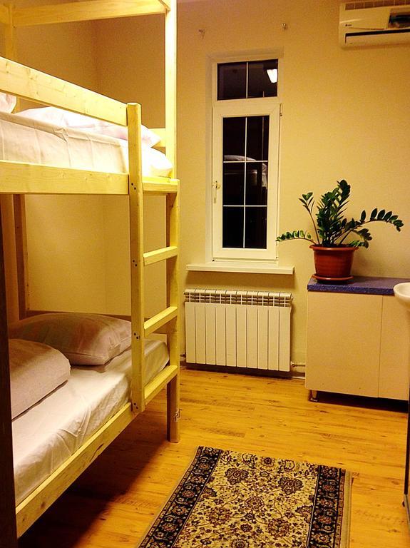 Hostel Arzy Atyraū Habitación foto